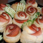 Закуска до 8 березня «Ковбасні троянди»