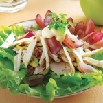 Салат з виноградом і куркою