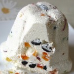 Заварна сирна паска з  родзинками та цукатами