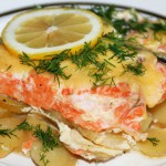 Лосось  з картоплею, запечений в духовці