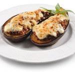 Запечені баклажани з анчоусами та моцарелою