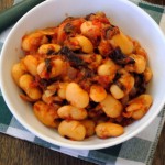 Закуска квасоля в томатно-карамелевому соусі з чорносливом