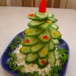 Новорічний стіл. Ялиночка з огірків.