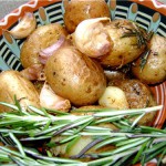 Як готувати картоплю в мундирі