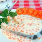 Сьомга у вершково-ікорному соусі