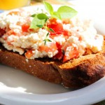 Бутерброди з фетою та помідорами